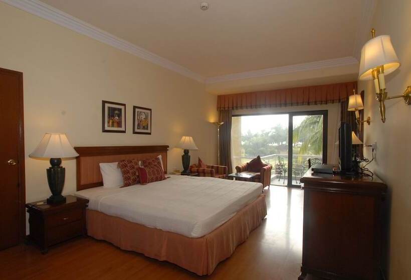 ガーデンビュースーペリアールーム, The Ffort Raichak