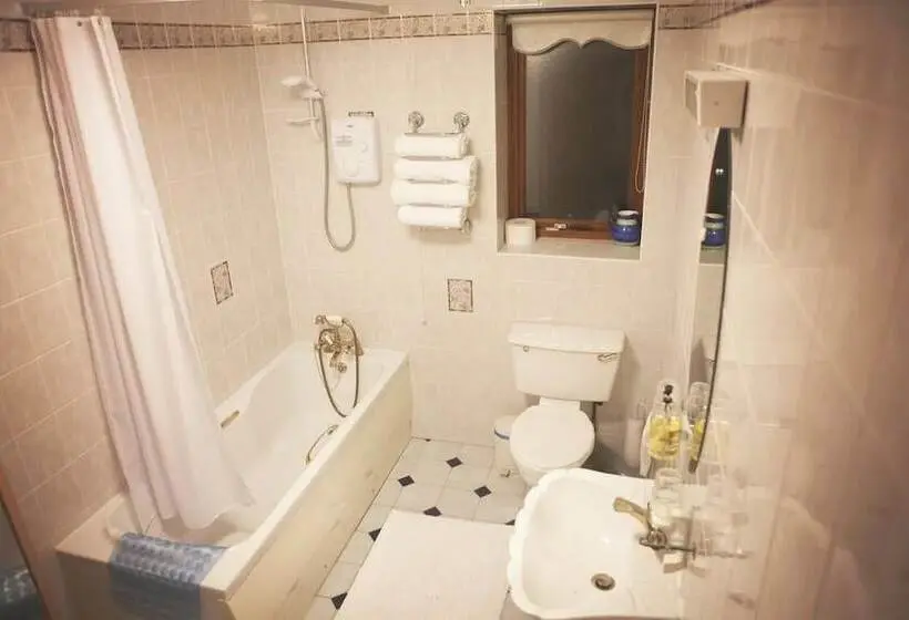 ファミリールーム, The Derg Arms B&b