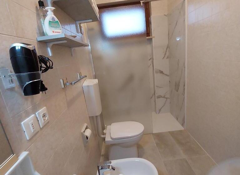 חדר סטנדרט לשלושה, B&b Cuei Di Baret