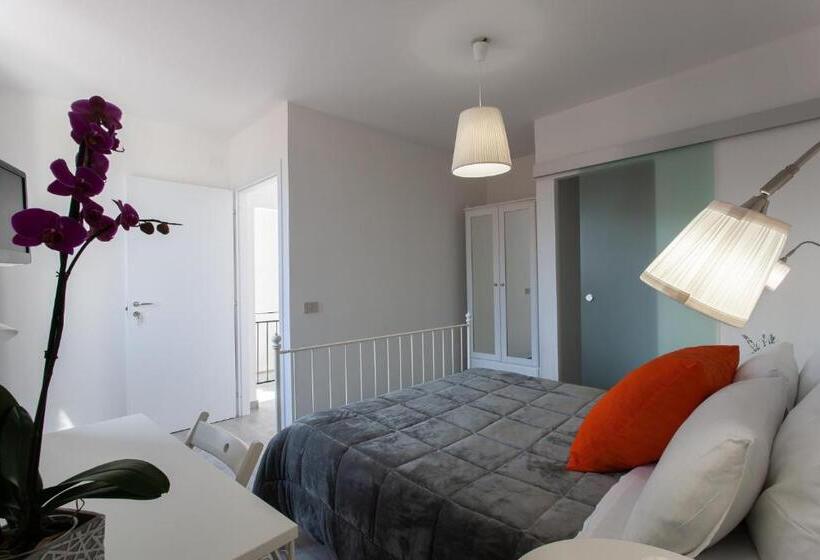 اتاق استاندارد, Il Cortile Degli Artisti