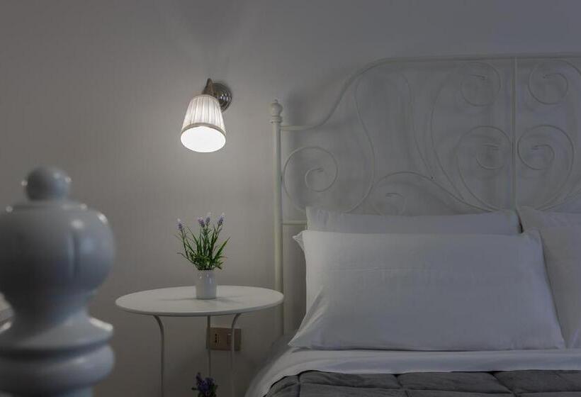 标准间, Il Cortile Degli Artisti