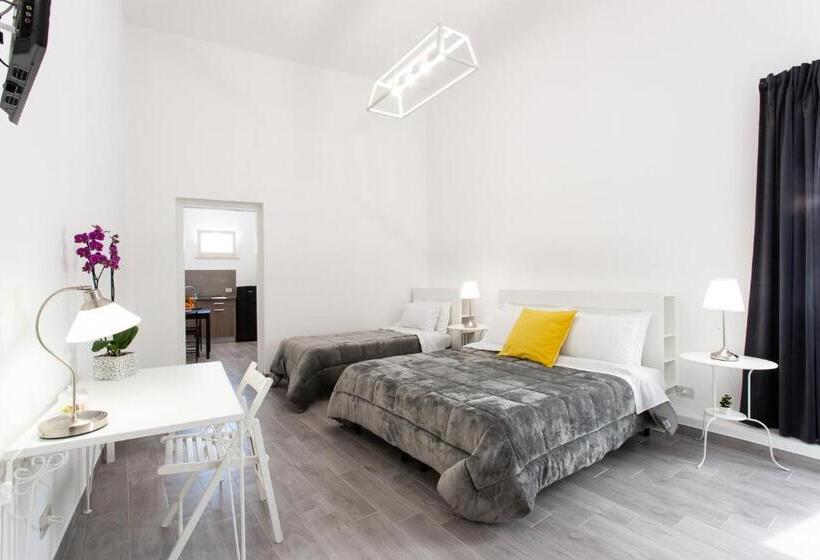 家庭间, Il Cortile Degli Artisti