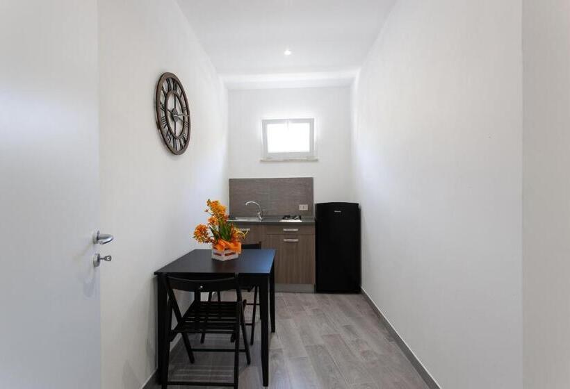 家庭间, Il Cortile Degli Artisti