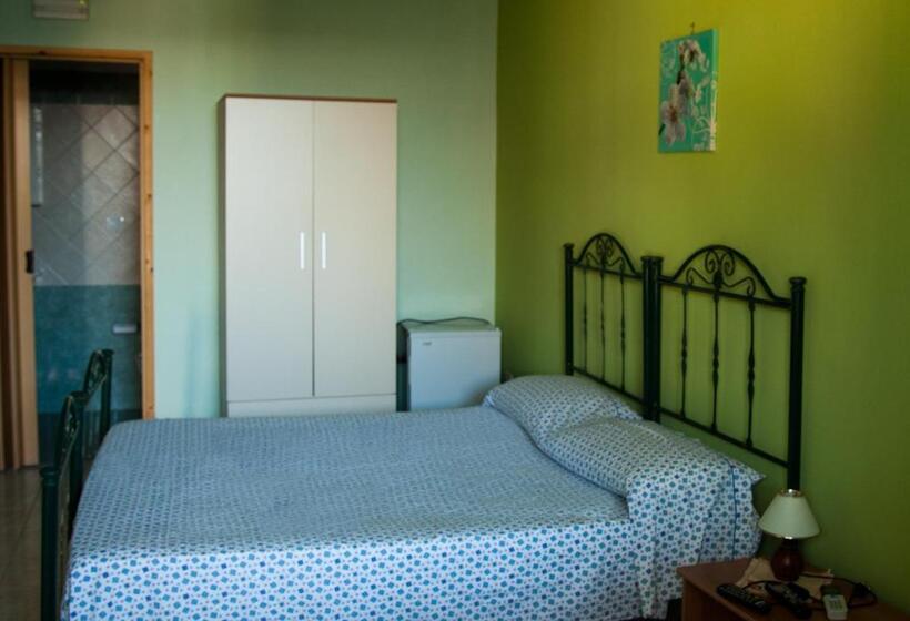 חדר סטנדרט לשלושה עם נוף לגינה, Bonjour