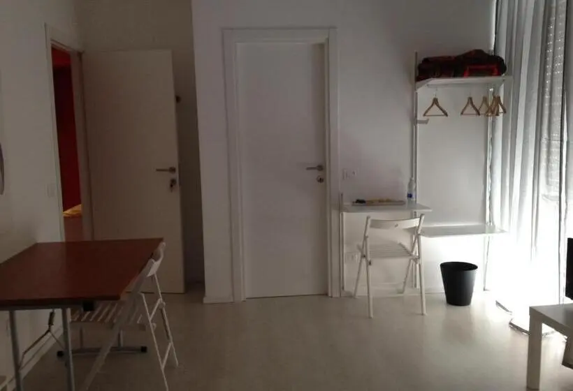 اتاق استاندارد سه نفره, Il Guasco Rooms