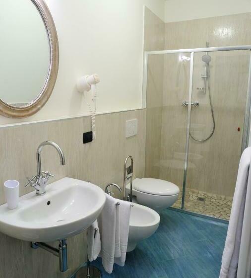 اتاق استاندارد, La Finestra Sul Porto