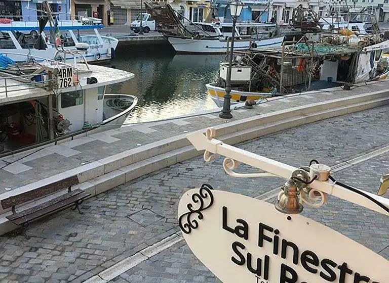 スーペリアールーム, La Finestra Sul Porto