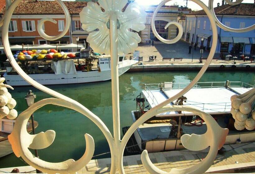 اتاق استاندارد, La Finestra Sul Porto