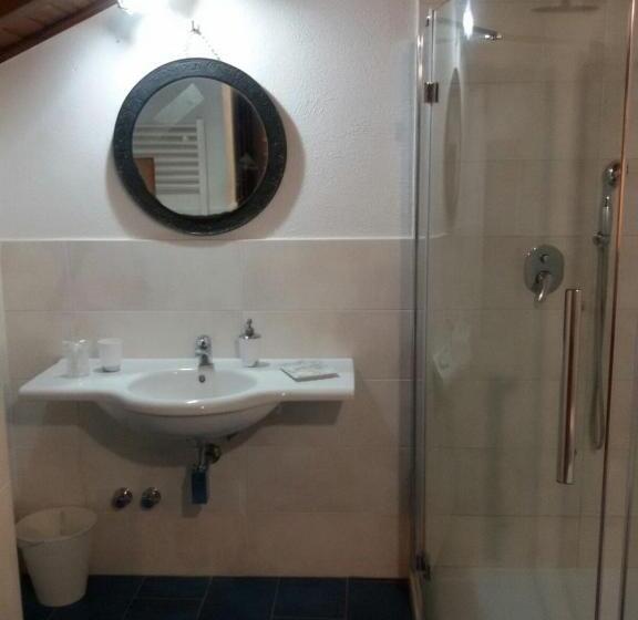 اتاق استاندارد با بالکن, La Fusarella Villa Santoro