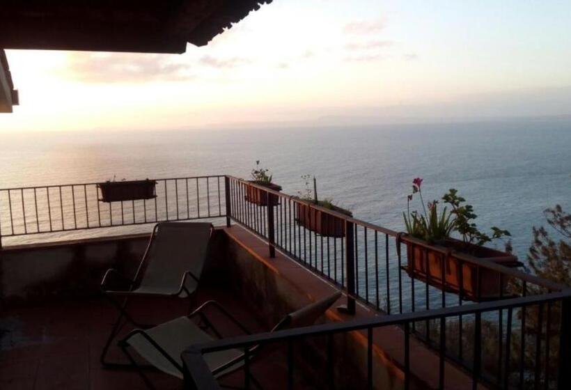 سوئیت جونیور خانوادگی, La Fusarella Villa Santoro