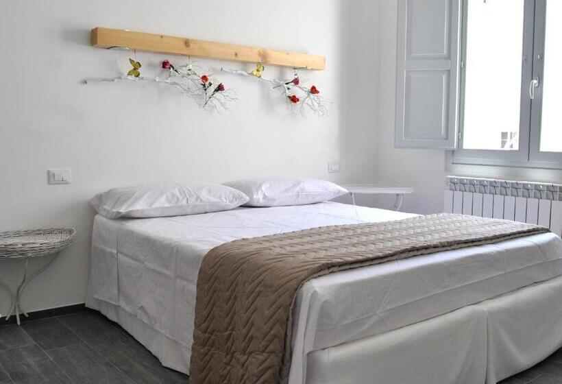 Standard Szoba, Tangram House