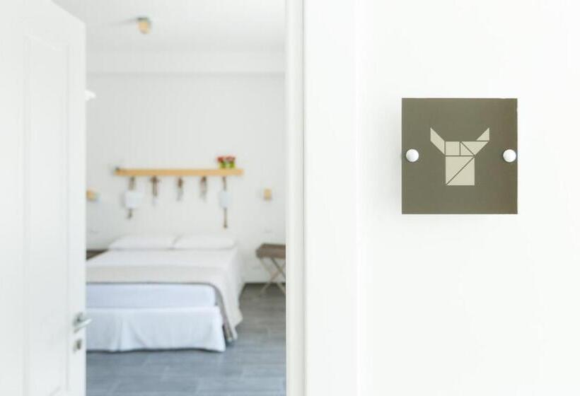 Standard Szoba, Tangram House