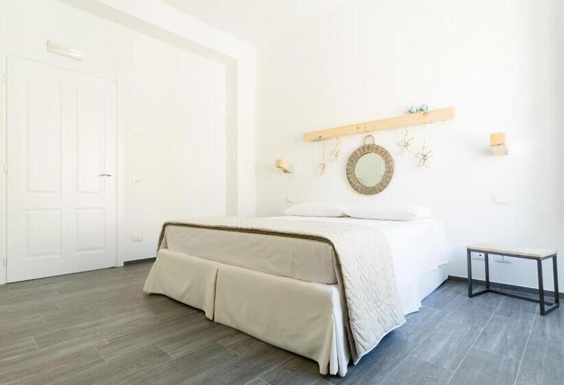 Standard Szoba Erkéllyel, Tangram House