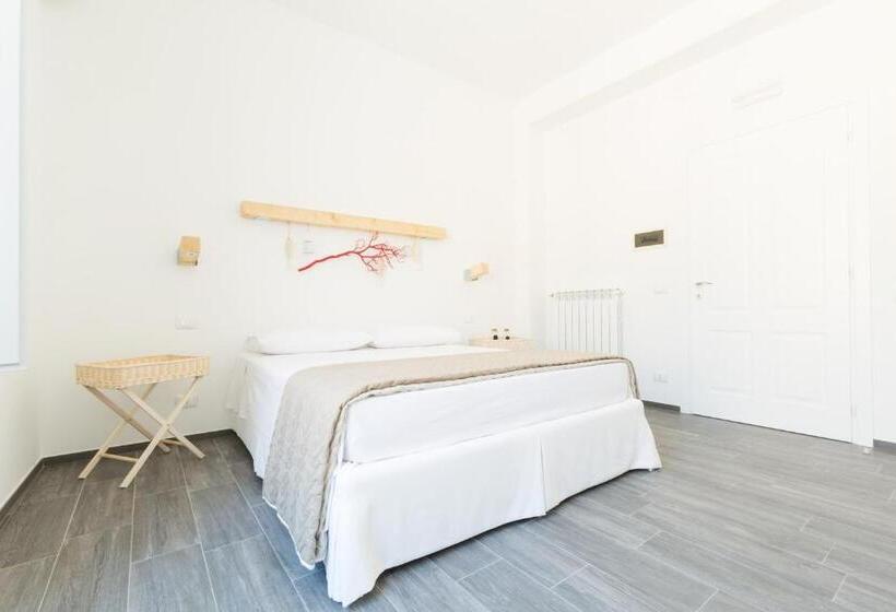 Standard Szoba Erkéllyel, Tangram House