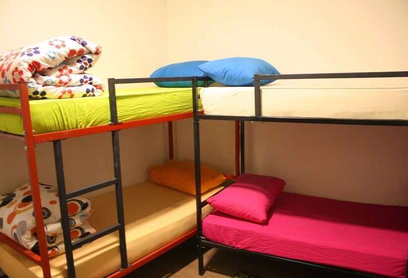 4인용 스탠다드 룸, Bulvar Hostel