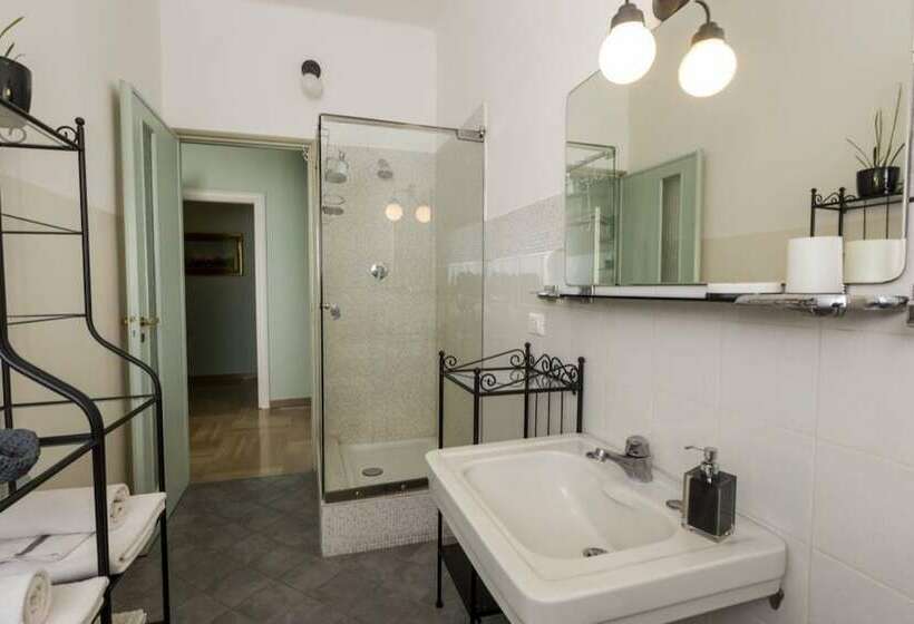 جناح جونيور, Gianduja B&b