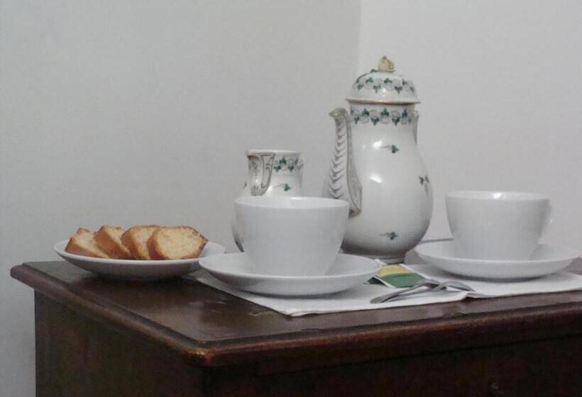 جناح جونيور, Gianduja B&b