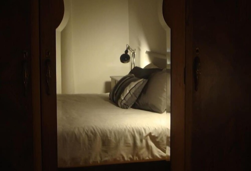 جناح جونيور, Gianduja B&b