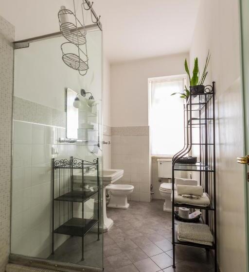 جناح جونيور, Gianduja B&b