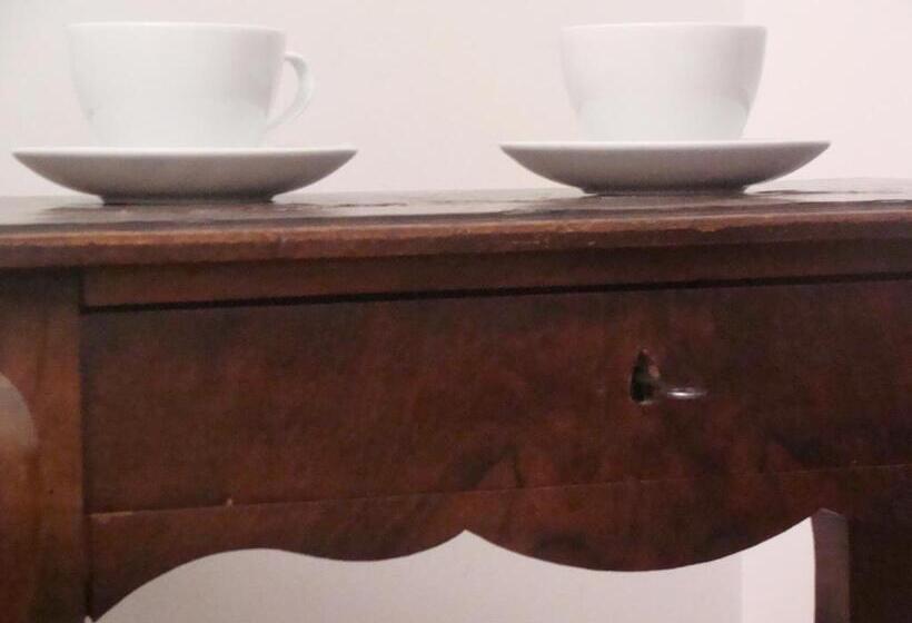 جناح جونيور, Gianduja B&b