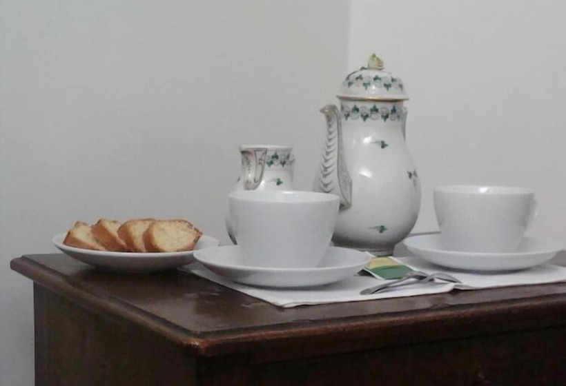 جناح جونيور, Gianduja B&b