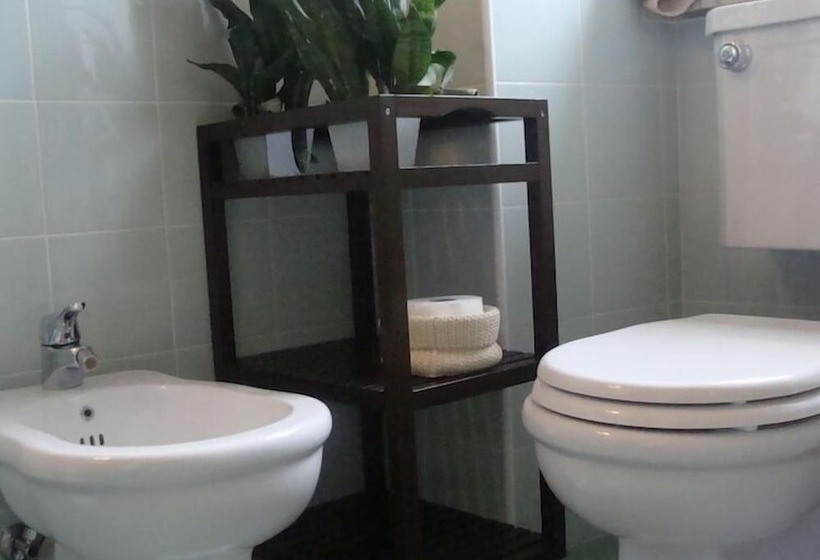 جناح جونيور, Gianduja B&b