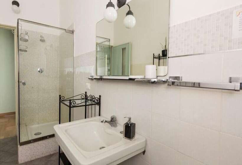 جناح جونيور, Gianduja B&b