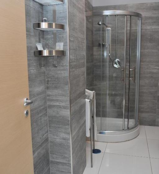 غرفة ديلوكس رباعية, Il Cavaliere