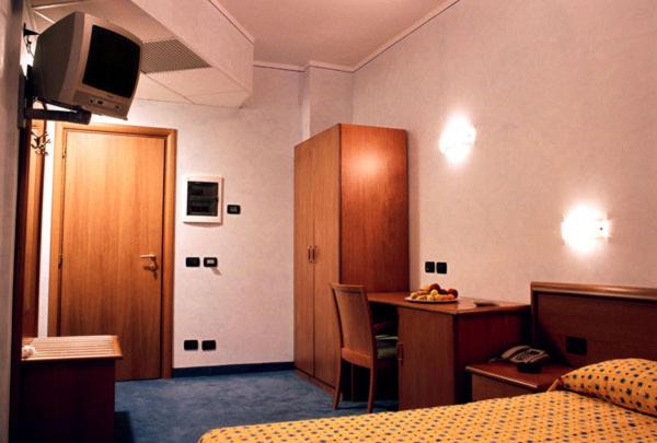 غرفة قياسية, Italia