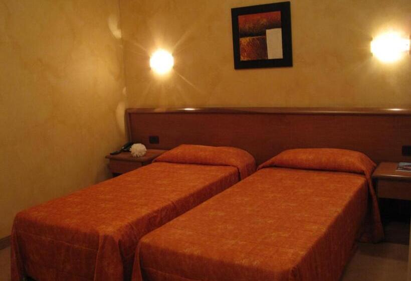 غرفة قياسية, Italia