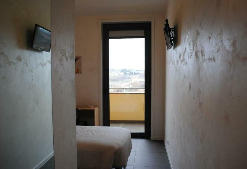 اتاق استاندارد یک نفره, La Tavernetta