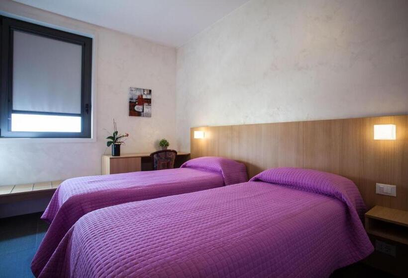 اتاق استاندارد, La Tavernetta