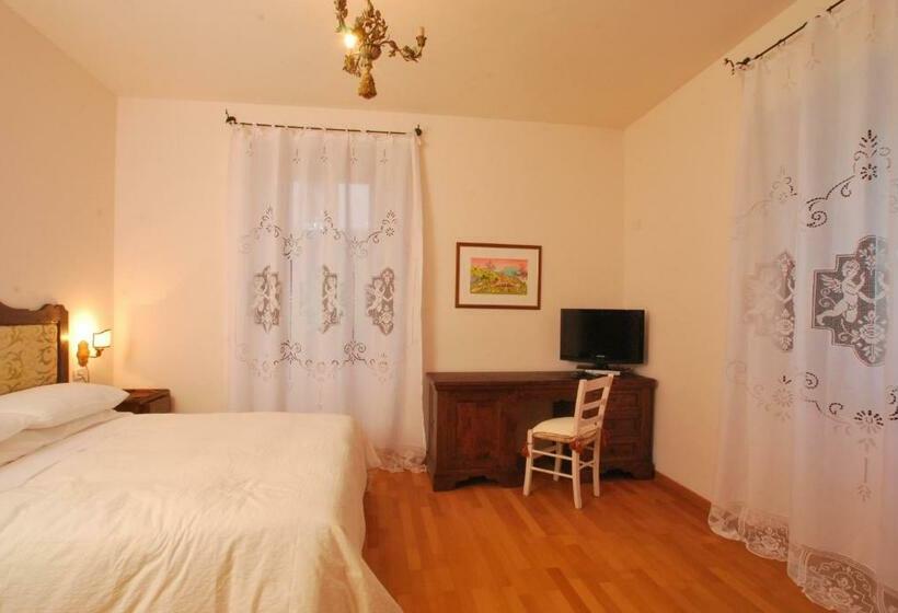 デラックスルーム, Le Torri