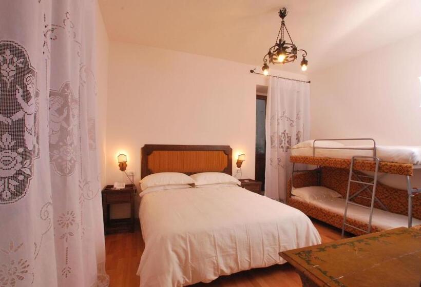 デラックストリプルルーム, Le Torri