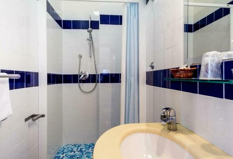 غرفة قياسية فردية, Miramare   Silvi Marina