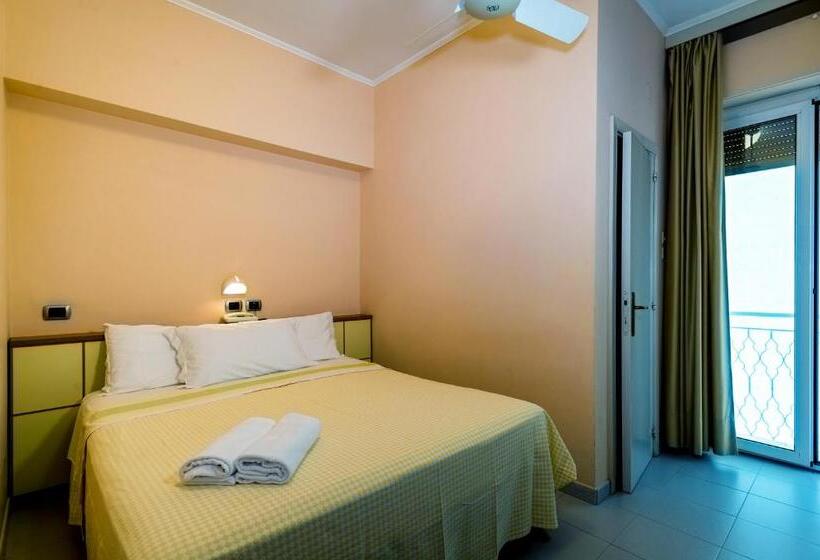 غرفة أساسية, Miramare   Silvi Marina