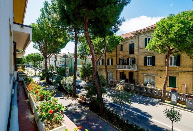 غرفة عائلية مطلّة علي البحر, Miramare   Silvi Marina