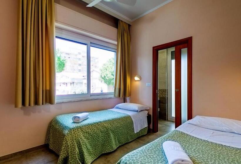 غرفة عائلية مطلّة علي البحر, Miramare   Silvi Marina