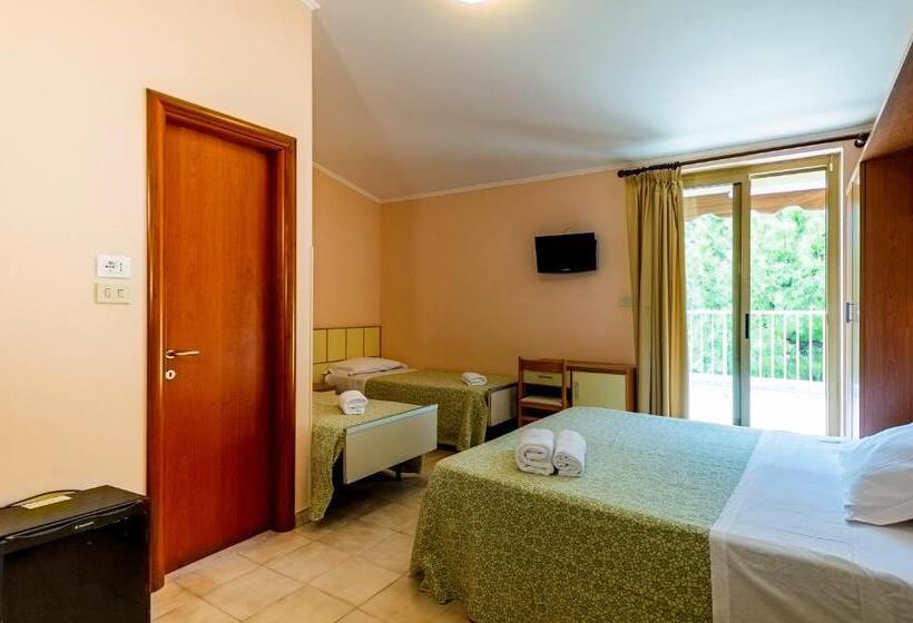 غرفة سوبيريور رباعية, Miramare   Silvi Marina