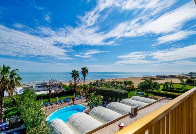 غرفة قياسية رباعية مطلة على البحر, Miramare   Silvi Marina