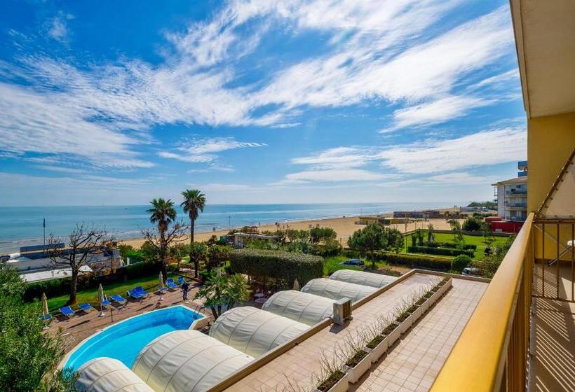 غرفة قياسية رباعية مطلة على البحر, Miramare   Silvi Marina