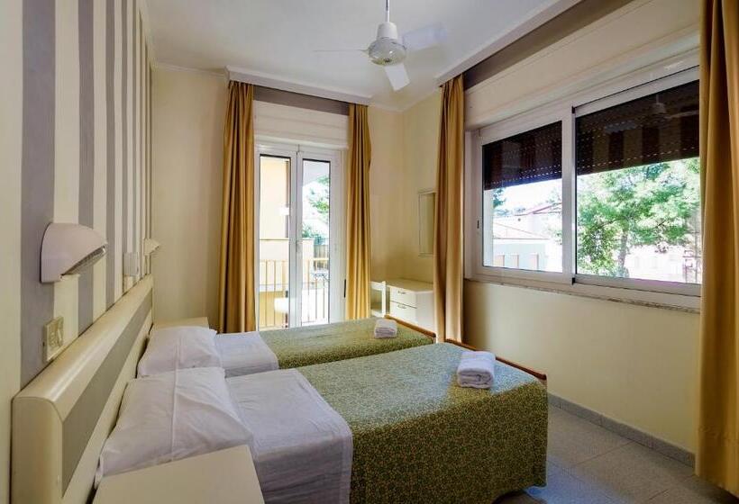 غرفة عائلية مطلّة علي البحر, Miramare   Silvi Marina