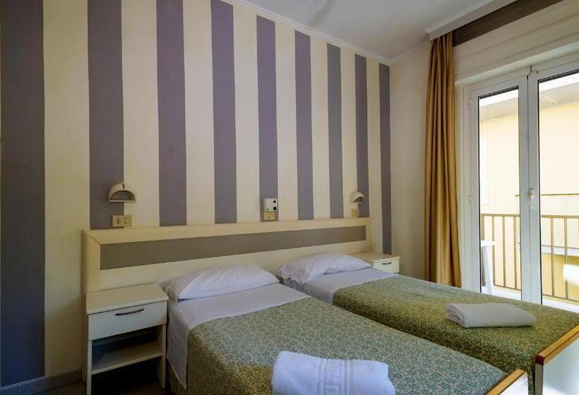 غرفة عائلية مطلّة علي البحر, Miramare   Silvi Marina