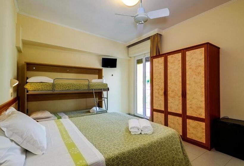 غرفة سوبيريور رباعية, Miramare   Silvi Marina