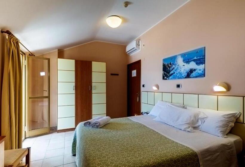 غرفة ديلوكس مطلّة علي البحر, Miramare   Silvi Marina