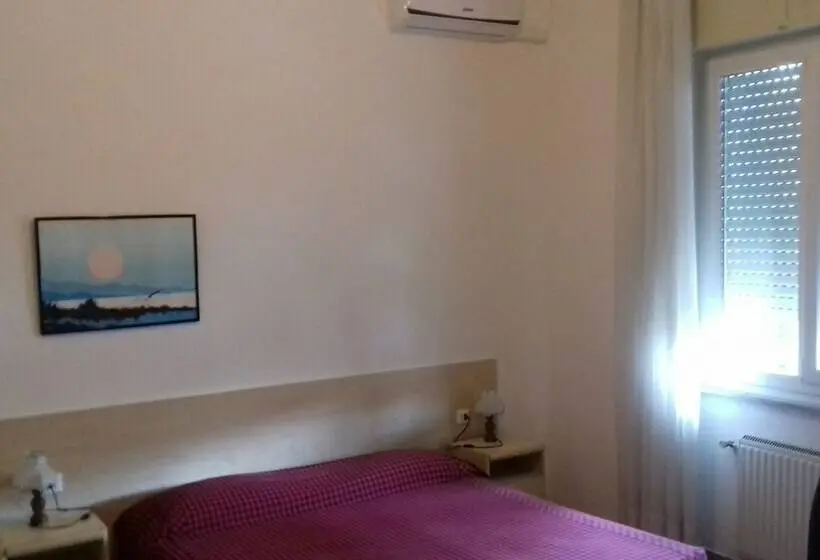 اتاق استاندارد سه نفره, Villa Liberty Versilia