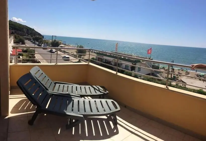 Yhden jaetun makuuhuoneen huoneisto, Panoramico