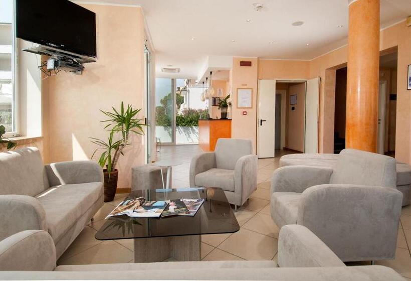 Четырехместный Номер Стандарт Вид на Море, Souvenir