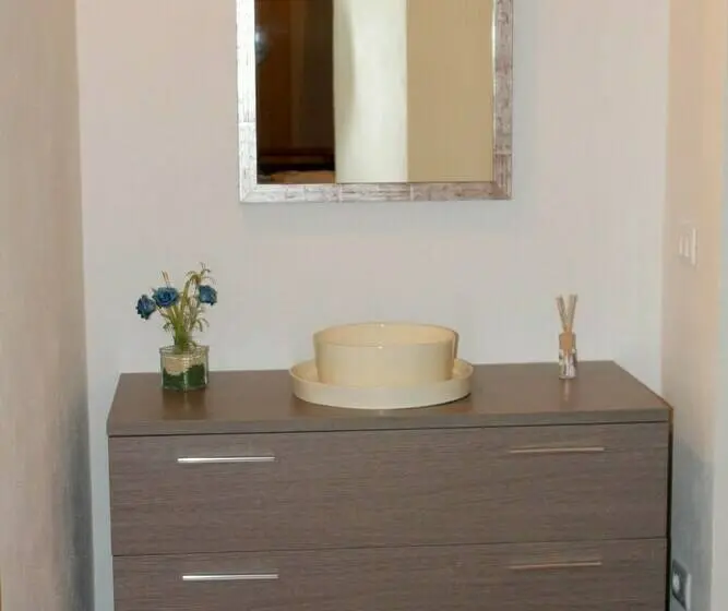 اتاق کلاسیک چهارنفره, Il Nido Di Turan B&b