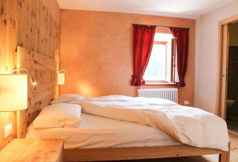 חדר משפחתי נוף להרים, Malga Millegrobbe Nordic Resort